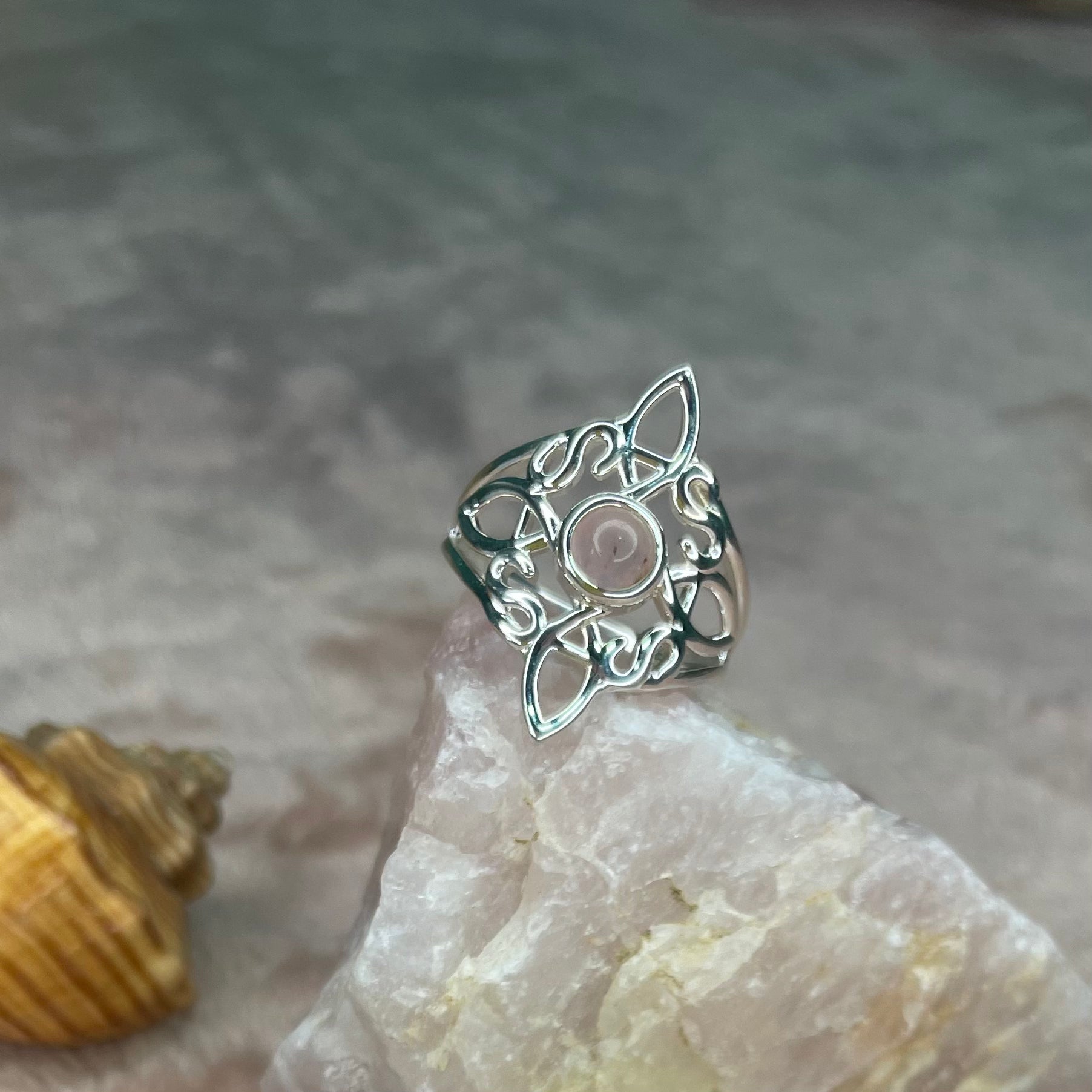 Anillo Nudo de Bruja - Cuarzo Rosa y Plata 925