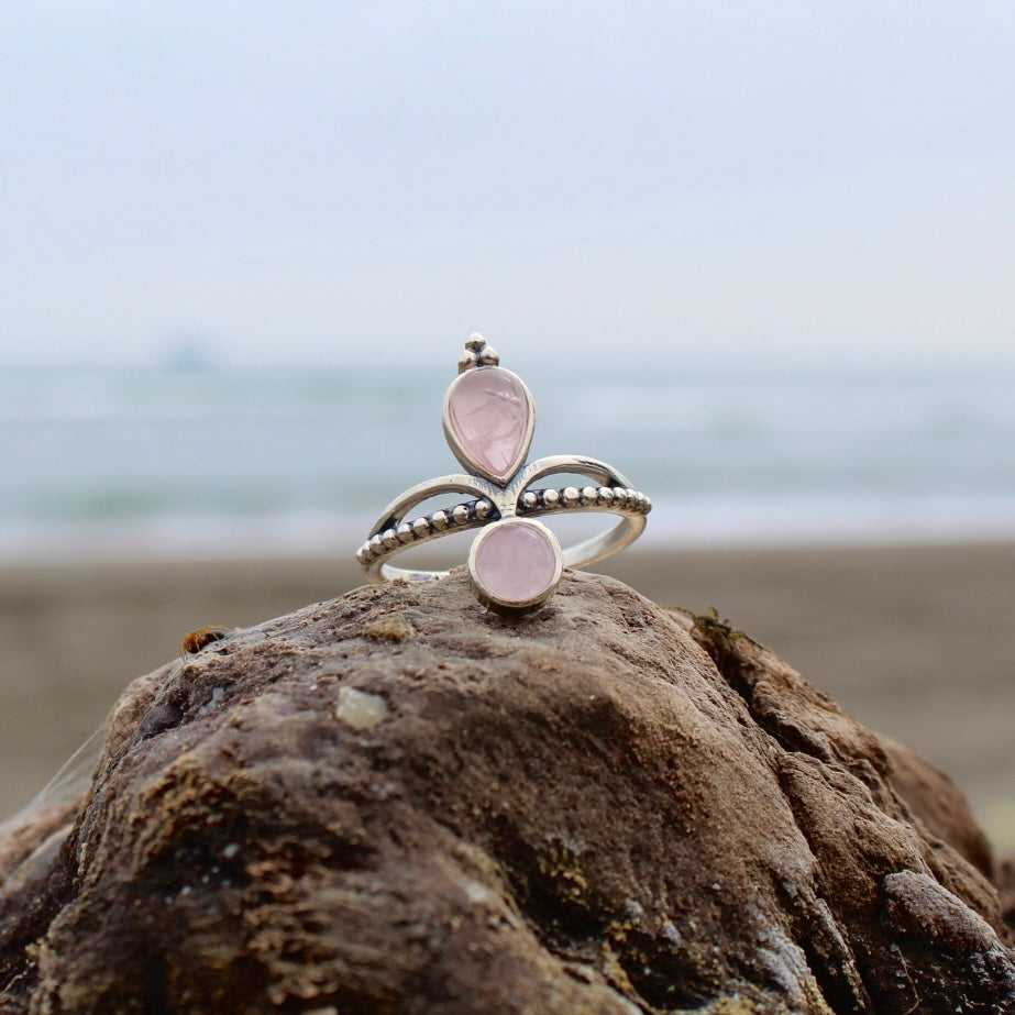 Anillo Afrodita - Cuarzo Rosa y Plata 925