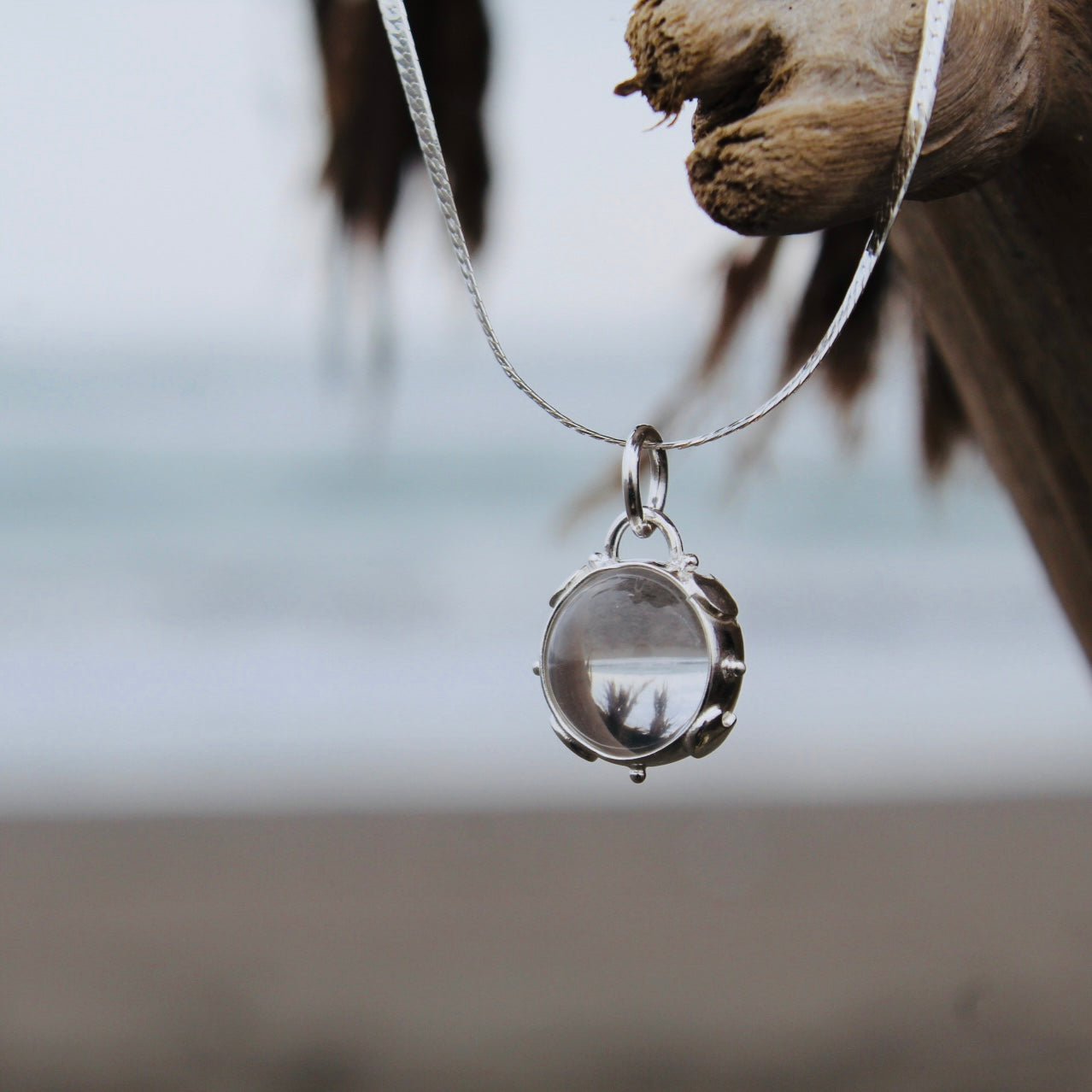 Collar Esfera Cuarzo Cristal con Lunas - Plata 925